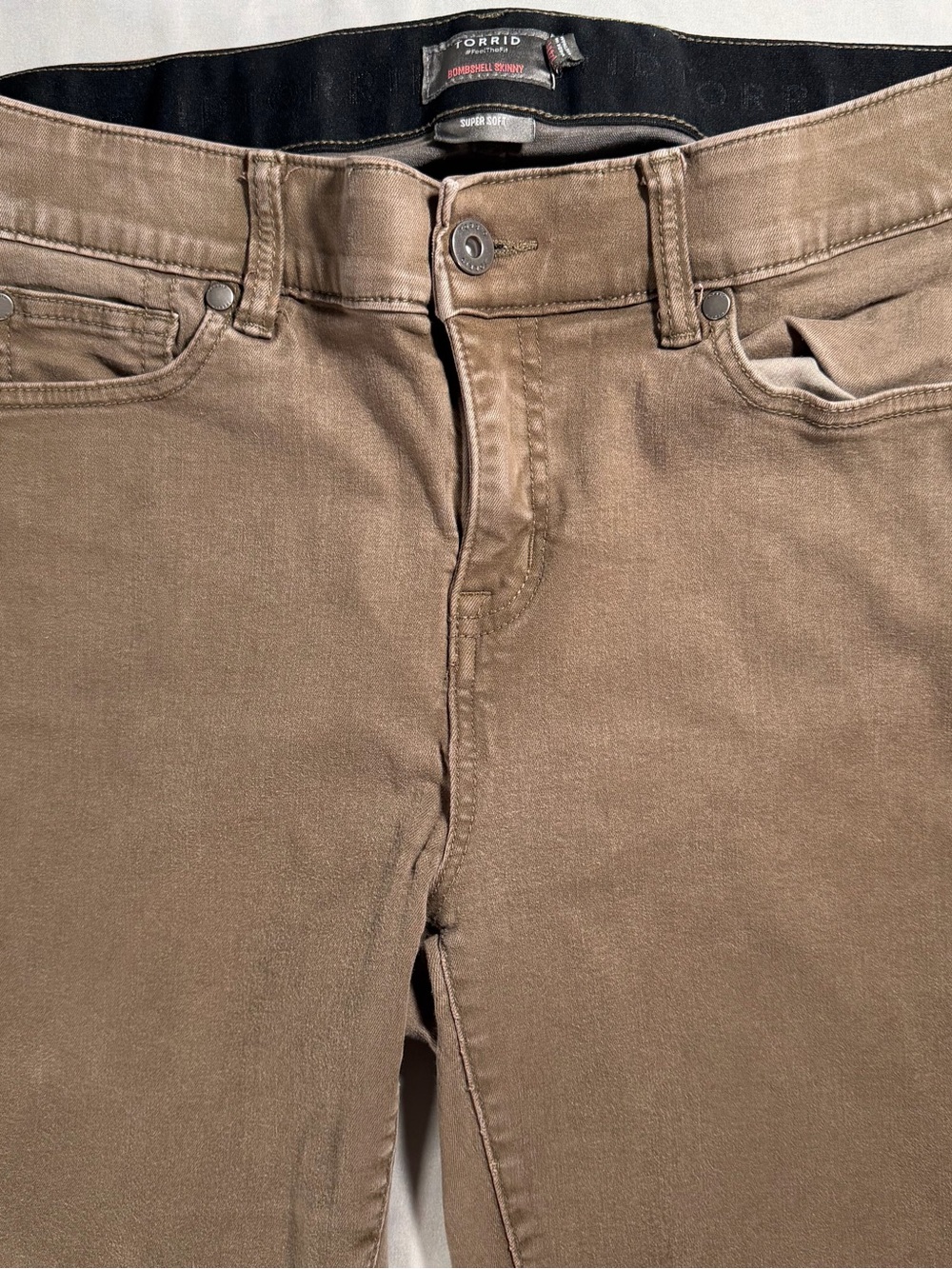 Torrid Super Soft Bombshell Skinny Jegging Jeans Size 14 Hi-Rise Greenish Brown - Picture 3 of 15